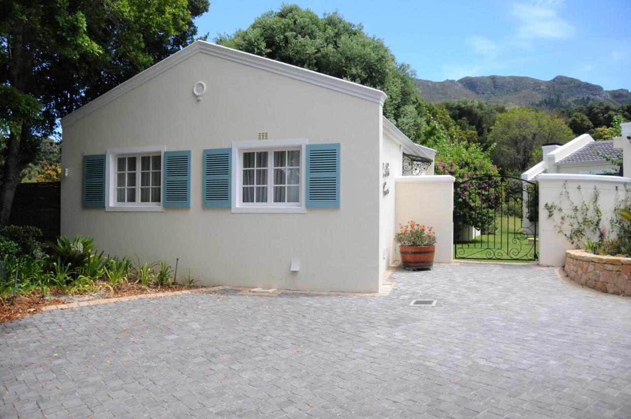 Le Petit Poucet Hotel Cape Town Exterior photo